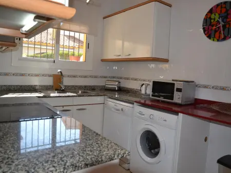 Belle maison à 10 min de la plage avec piscine et terrasse - 3 ch, garage privé, animaux bienvenus - Photo 10