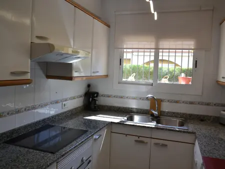 Belle maison à 10 min de la plage avec piscine et terrasse - 3 ch, garage privé, animaux bienvenus - Photo 12
