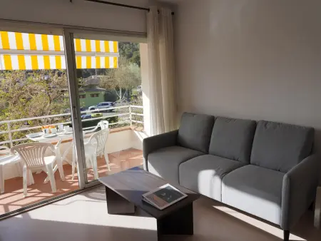 Appartement rénové L'Estartit, 600m plage, piscine, 2 ch. doubles, balcon, proche commerces et port - Photo 3