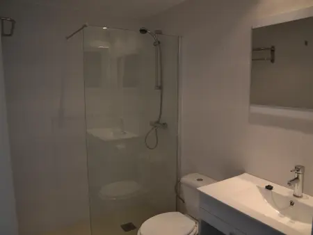 Appartement rénové L'Estartit, 600m plage, piscine, 2 ch. doubles, balcon, proche commerces et port - Photo 11