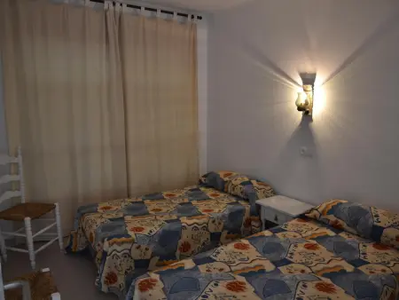 Appartement rénové L'Estartit, 600m plage, piscine, 2 ch. doubles, balcon, proche commerces et port - Photo 13