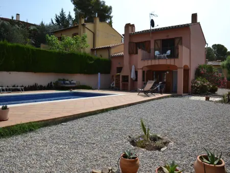 Villa avec Piscine Privée, Jardin Clôturé et Proche Plage- Idéale pour Familles! - Photo 2