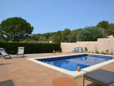 Villa avec Piscine Privée, Jardin Clôturé et Proche Plage- Idéale pour Familles! - Photo 4