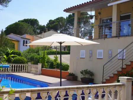 Villa avec Piscine Privée et Air Con - 4 km Plage - Photo 23