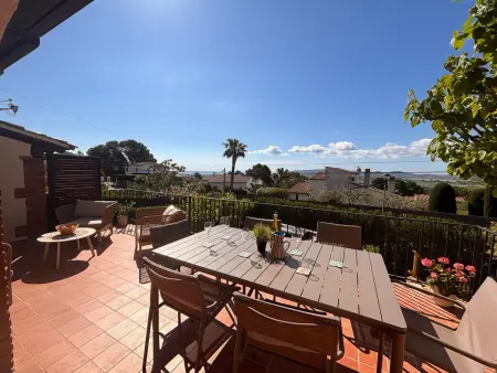 Maison d'angle accueillante avec piscine privée à L'Estartit - Photo 2