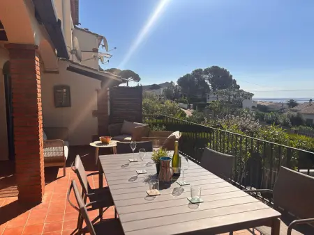 Maison d'angle accueillante avec piscine privée à L'Estartit - Photo 4