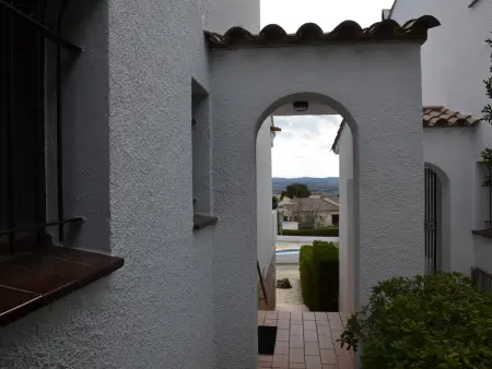 Maison familiale avec jardin et terrasse privée, piscine commune, proche de L'Estartit - Photo 3
