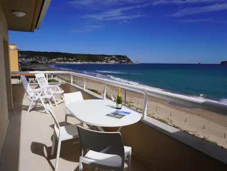 Appartement en bord de mer à L'Estartit avec piscine - Photo 1