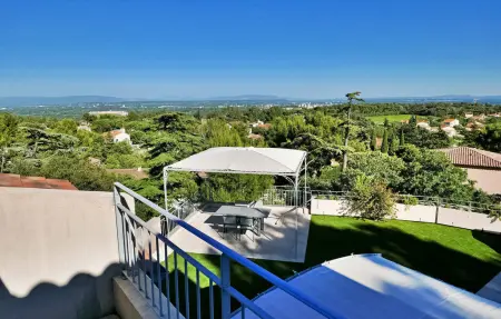 Les Villegiales, Maison 10 personnes à Villeneuve Lès Avignon - Photo 1