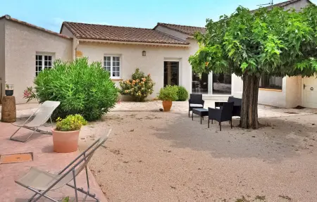 La Villa Des Fleurs, Maison 8 personnes à Cavillargues - Photo 2