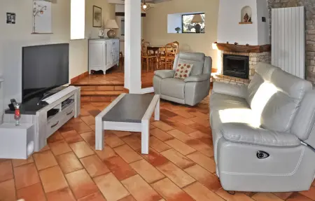 La Villa Des Fleurs, Maison 8 personnes à Cavillargues - Photo 5