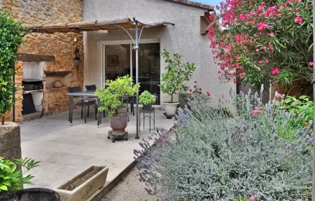 La Villa Des Fleurs, Maison 8 personnes à Cavillargues - Photo 7