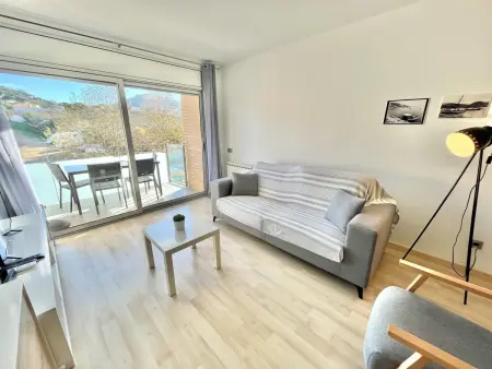Spacieux Appartement à Roses, 650m de la Plage, Parking Privé et Terrasse - Photo 2