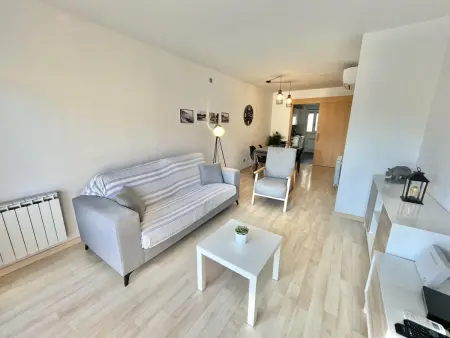 Spacieux Appartement à Roses, 650m de la Plage, Parking Privé et Terrasse - Photo 3