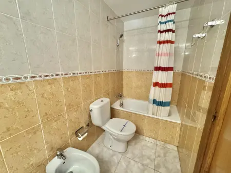 Maison 3 étages, piscine commune, vue mer, clim, proche plage et centre de Roses - Photo 10