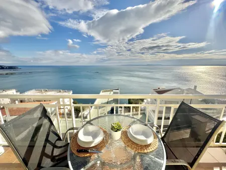 Bel appartement avec piscine, WiFi et parking à 10 min de la plage - Photo 1