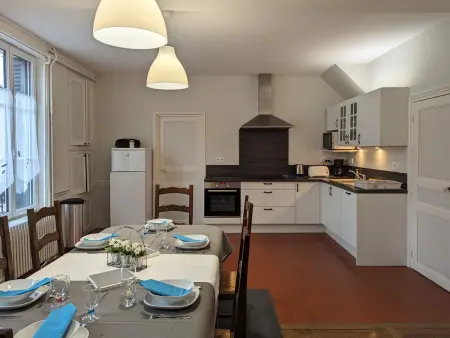 Maison familiale rénovée avec cour, à 1h30 de Paris, proche de la nature et des sites historiques. - Photo 1