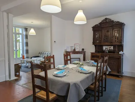 Maison familiale rénovée avec cour, à 1h30 de Paris, proche de la nature et des sites historiques. - Photo 2