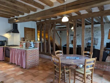 Charmante Maison Rurale avec Terrasse Privative, Proche A.77 et A.19, entre Gâtinais et Fontainebleau - Photo 2