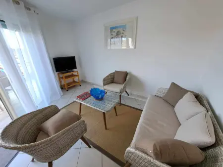 Appartement 3 pièces climatisé avec terrasse à Marseillan, parking privé, proche des commodités - Photo 3