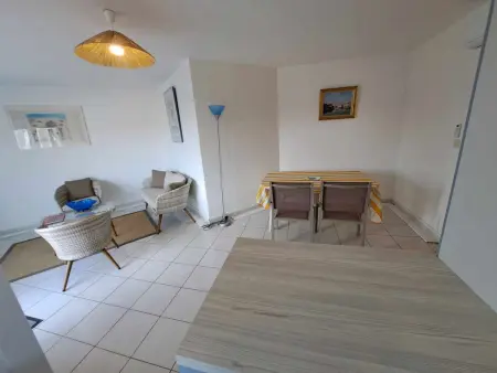 Appartement 3 pièces climatisé avec terrasse à Marseillan, parking privé, proche des commodités - Photo 5