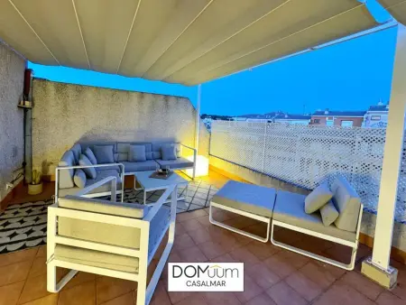 Penthouse familial à Salou : 3 chambres, terrasse, piscine, proche de Playa del Llevant et Port Aventura - Photo 6