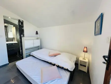 Appartement climatisé, 2 chambres, terrasse, à 100m de la plage à Lumio - Photo 3