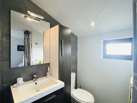 Appartement climatisé, 2 chambres, terrasse, à 100m de la plage à Lumio - Photo 5