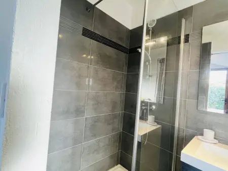 Appartement climatisé, 2 chambres, terrasse, à 100m de la plage à Lumio - Photo 33