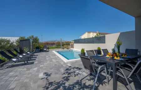Maison 8 personnes à Vodice - Photo 1