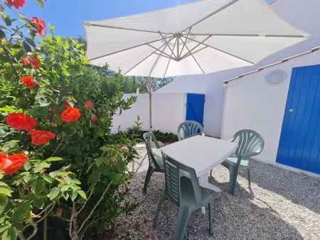 Maison avec Piscine Chauffée, Proche Mer et Commerces, pour 4/5 Pers., Animaux Admis - Photo 2