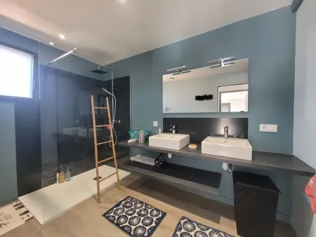 Maison Moderne en Bordure de Forêt, Idéale pour 8/10 Pers, à 2km de la Plage avec WiFi et Terrasse - Photo 8