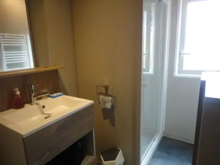 Chalet neuf avec piscine couverte, proche mer, calme et sécurisé - 6 personnes - Photo 7