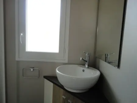 Chalet neuf avec piscine couverte, proche mer, calme et sécurisé - 6 personnes - Photo 8