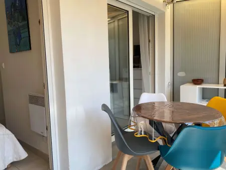 Agréable T2 climatisé avec Loggia, Parking, et Wifi à Balaruc-les-Bains - Photo 3