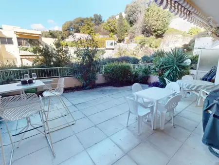 Grand 3P climatisé avec terrasse dans résidence calme avec piscine - Photo 2