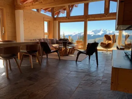 Chalet spacieux et rénové · Terrasse · Capacité 10 personnes · Wifi gratuit - Photo 3