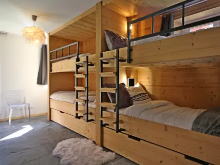 Chalet spacieux et rénové · Terrasse · Capacité 10 personnes · Wifi gratuit - Photo 8