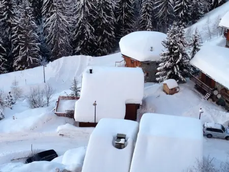 Chalet spacieux et rénové · Terrasse · Capacité 10 personnes · Wifi gratuit - Photo 18
