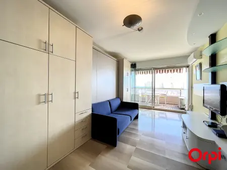 Studio spacieux, climatisé avec vue mer, piscine, WIFI et parking privé à Menton - Photo 8
