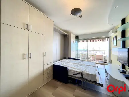 Studio spacieux, climatisé avec vue mer, piscine, WIFI et parking privé à Menton - Photo 9