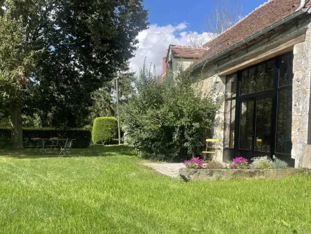 Longère Percheronne avec jardin clos et cheminée luxueuse - Photo 32