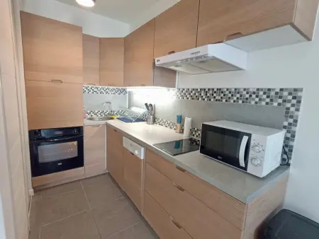 Appartement T2 à Sète avec parking et animaux admis, proche gare et plages - Photo 2
