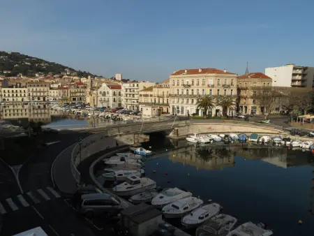 Appartement T2 à Sète avec parking et animaux admis, proche gare et plages - Photo 16