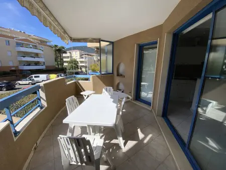 Appartement climatisé avec terrasse, proche plage et commerces, parking inclus, WiFi, classé 3* - Photo 2