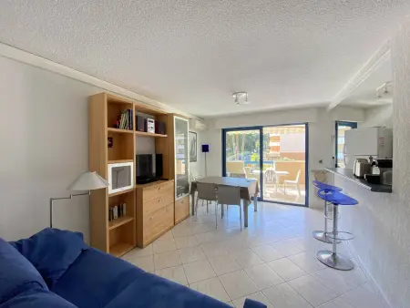 Appartement climatisé avec terrasse, proche plage et commerces, parking inclus, WiFi, classé 3* - Photo 4