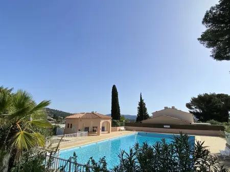 Mazet rénové avec piscine, tennis, 2 terrasses à Cavalaire-sur-Mer. - Photo 4