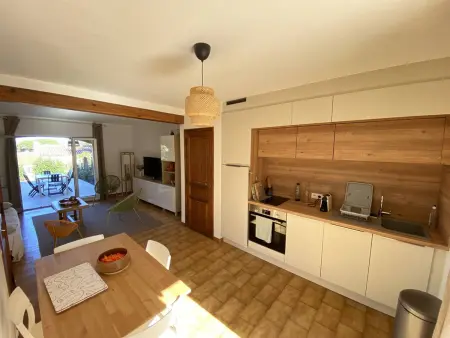 Mazet rénové avec piscine, tennis, 2 terrasses à Cavalaire-sur-Mer. - Photo 11