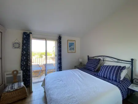 Mazet rénové avec piscine, tennis, 2 terrasses à Cavalaire-sur-Mer. - Photo 15