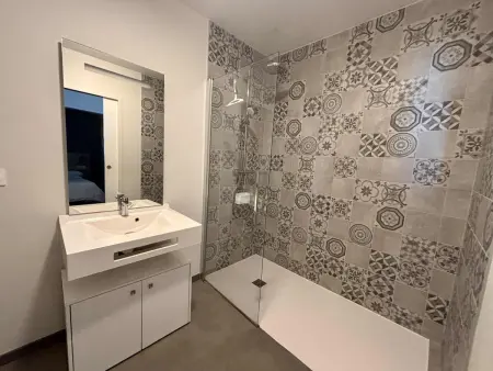 Appartement PMR avec balcon, piscine, parking et plage à La Tranche-sur-Mer - Photo 4